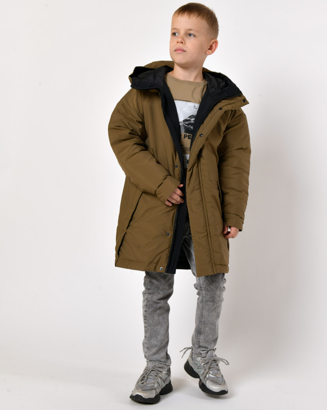 Зимняя куртка хаки на пуху для мальчика 56022